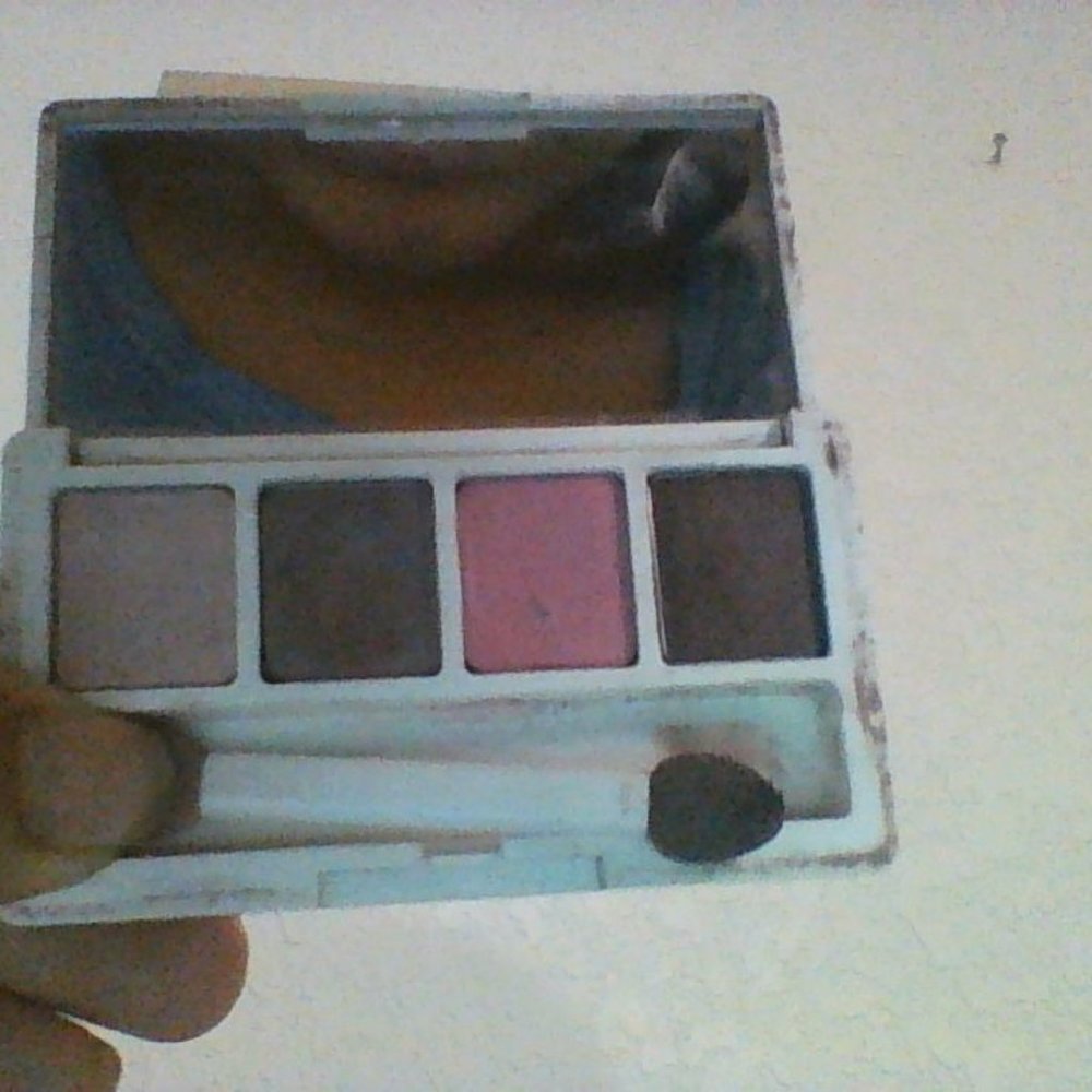 Makeup Bundle - Picture 5 of 5